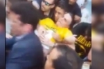 Vídeos: Bolsonaro é esfaqueado durante agenda em Minas