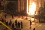 Feministas lançam bombas incendiárias contra igreja na Argentina