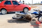 ARIQUEMES: Acidente em rotatória deixa motociclista ferido