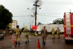 MEDO: Raio atinge poste e causa incêndio em Porto Velho
