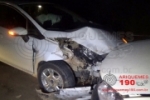 ARIQUEMES: Após desviar de buraco, carros colidem frontalmente na BR–364