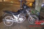 ARIQUEMES: Condutor derrapa e cai ao tentar desviar de quebra–molas na Av. Guaporé