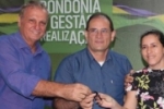 Deputado Adelino Follador participa da entrega de caminhão para agricultores de Ariquemes