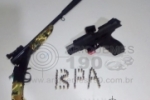 MACHADINHO: Polícia Militar aborda veículo e localiza armas e munições em mochila