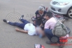 ARIQUEMES: Motociclista é atingido por carro na rotatória em frente à UNISP