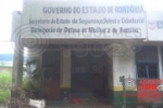 ARIQUEMES: Criminosos usam prédio abandonado da Delegacia da Mulher para esconder objetos furtados