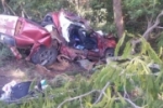 MÃE E FILHA MORREM EM ACIDENTE APÓS CAMINHONETE SAIR DA PISTA E BATER EM ÁRVORE NO MT