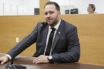 Alex Redano pede informações sobre processo de licitação para emissão de carteira de identidade