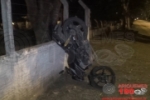 ARIQUEMES: Mulher fica ferida após colidir violentamente em muro do Jardim Botânico