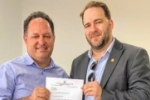 Alex Redano destina R$ 250 mil para conclusão da feira do produtor rural em Cujubim