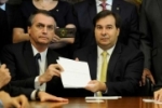 "Tenho mais poder do que você" ,  "Caneta Bic resolve esse problema", disse Bolsonaro a Maia