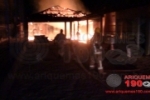 ARIQUEMES: Local de eventos é destruído por incêndio no Jorge Teixeira