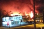 Incêndio de grandes proporções destrói prédio de empresa em Ji–Paraná