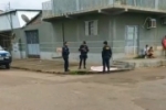 Jovem de 18 anos é encontrada morta em calçada durante a madrugada