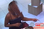 ARIQUEMES: Cidad&atilde; pede ajuda para localizar senhora que pegou sua pochete com celular e dinheiro em guarda volumes de loja