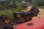Colisão entre carretas em trecho crítico da BR–364 em Vilhena deixa feridos e interdita rodovia