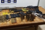 PRF apreende arsenal de guerra e prende dois em Ji–Paraná