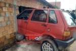 ARIQUEMES: Uno colide com muro e invade garagem no Setor 09 &ndash; Condutor teria sofrido mal s&uacute;bito
