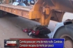 V&iacute;deo: Carreta passa por cima de moto na Av. Candeias em Ariquemes &ndash; Condutor escapou da morte por pouco 