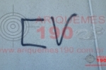 ARIQUEMES: PM det&eacute;m v&acirc;ndalo logo ap&oacute;s pichar sigla de comando em muro de escola no Setor 01