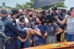 Honrarias militares com guarda e homenagens no cortejo f&uacute;nebre de policiais assassinados