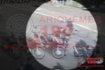 ARIQUEMES: Circuito de filmagem flagra momento em que mulher furta moto em estacionamento de empresa no centro da cidade