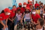 Corpo de Bombeiros de Ariquemes realiza entrega de brinquedos para crian&ccedil;as neste dia 12 de Outubro