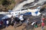 Avi&atilde;o com Mar&iacute;lia Mendon&ccedil;a cai perto de cachoeira em Minas Gerais