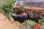 ARIQUEMES: Carro fica parcialmente destru&iacute;do ap&oacute;s cair em vala da RO&ndash;257