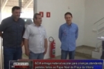 ACIA entrega material escolar para crian&ccedil;as atendendo pedidos feitos na Pra&ccedil;a da  Vit&oacute;ria &ndash; V&iacute;deo