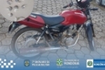 ARIQUEMES &ndash; Abordagem policial apreende adolescente por tr&aacute;fico de drogas e recupera moto subtra&iacute;da