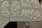 Foragida é presa acusada de vender drogas em bar na zona Leste