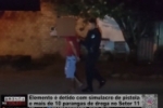 Elemento &eacute; detido com simulacro de pistola e mais de 17 parangas de droga no Setor 11 &ndash; V&iacute;deo
