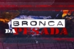 Motociclista sofre fratura ap&oacute;s colidir fortemente com traseira de ve&iacute;culo na Av. Tancredo Neves &ndash; LIVE: ESTAMOS NO AR! PROGRAMA BRONCA DA PESADA 
