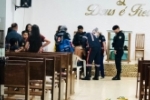 Homem tem faca cravada nas costas e procura ajuda em igreja evang&eacute;lica