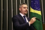 Deputado Thiago Flores vota contra o projeto de lei que censura as redes sociais