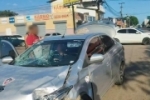 Moto invade preferencial na contram&atilde;o e causa acidente grave no centro