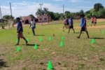 Prefeitura de Ariquemes atende 120 crian&ccedil;as e adolescentes com aulas de inicia&ccedil;&atilde;o esportiva de futebol no Distrito Bom Futuro.