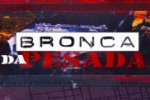 Carro fica destru&iacute;do em colis&atilde;o com carreta no travess&atilde;o B&ndash;40 &ndash; V&iacute;timas ficam presas nas ferragens &ndash; LIVE: ESTAMOS NO AR! PROGRAMA BRONCA DA PESADA 