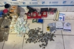 Rondônia: Casal de adolescentes é apreendido com 7kg de drogas e metralhadora 9mm durante operação da PM