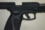 POL&Iacute;CIA MILITAR PRENDE HOMEM POR PORTE ILEGAL DE ARMA DE FOGO
