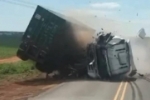 Motorista filma acidente entre duas carretas na BR–364 em Pedra Preta; assista o vídeo 