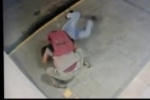 COVARDES: Mulher é derrubada por criminosos durante assalto na Avenida Calama em Porto Velho