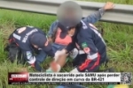 Motociclista &eacute; socorrido pelo SAMU ap&oacute;s perder controle de dire&ccedil;&atilde;o em curva da BR&ndash;421 &ndash; V&Iacute;DEO