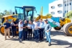Prefeita Carla Redano entrega Motoniveladora para refor&ccedil;ar a infraestrutura e fortalecer a agricultura de Ariquemes
