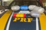 PRF intercepta mais de 6 kg de entorpecentes durante fiscalização em táxi, em RO