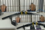 PORTO MADERO: Apenados são presos em condomínio quando iam vender arma de fogo em Porto Velho