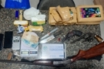 Polícia Militar apreende armas, drogas e cumpre mandado de prisão em Cacoal