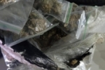 ARIQUEMES: POLÍCIA MILITAR APREENDE DROGAS E PRENDE SUSPEITO APÓS FUGA 
