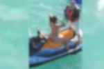 Casal faz sexo em cima de jet ski no meio do mar; MP abre investiga&ccedil;&atilde;o
